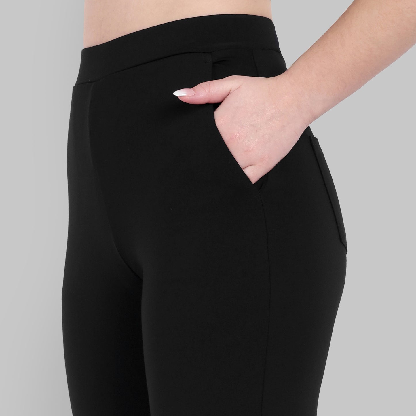 Skyria Mira Straight Pants