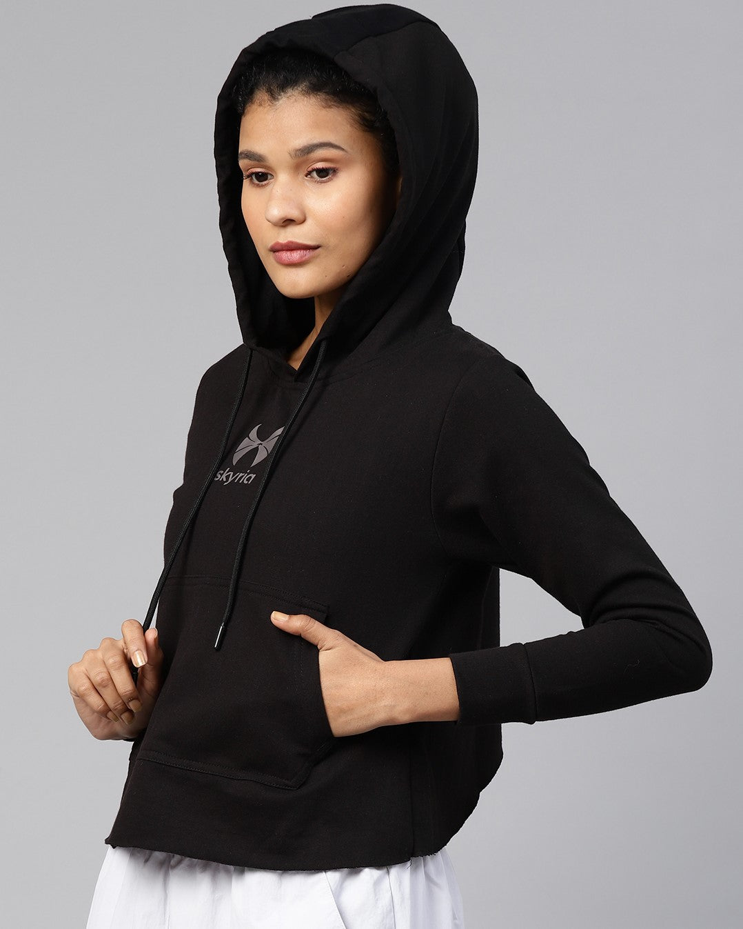 Skyria Rise Crop Hoodie - Ebony Black